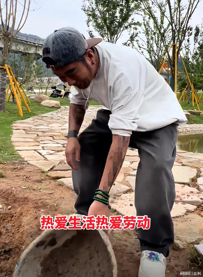 62岁孙兴离婚后首露面穿LV拿锄头干工地自曝投资浙江度假胜地(图7)