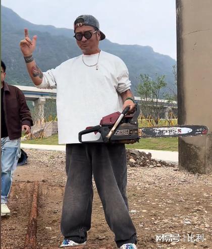 62岁孙兴离婚后首露面穿LV拿锄头干工地自曝投资浙江度假胜地(图15)