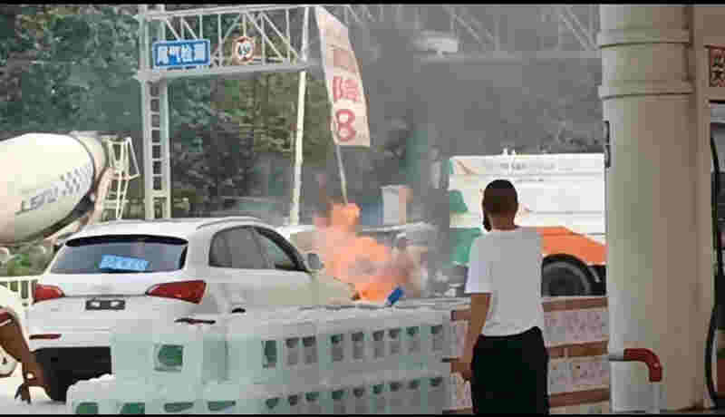 河北张女士网购二手奥迪Q5没开到家就自燃“东哥淘车”仅赔 3000 元(图2)