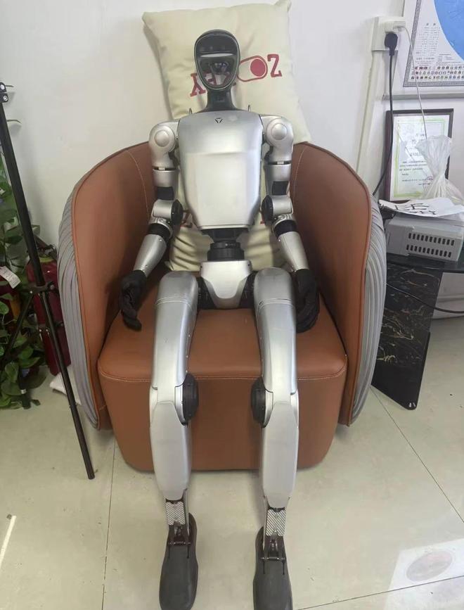 原价99万的人形机器人如今二手卖6万贬值率挺高的！(图4)