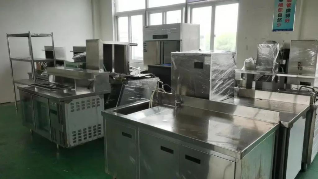 300 家店关剩 4 家他改卖二手设备“今年能做 3000 万”(图2)