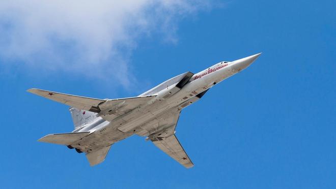 俄军祖传飞机被炸毁轰20被指责已经过时中国从来不会做选择？(图4)