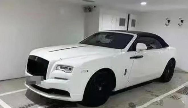 杨兰兰车祸细节：弃车跑丢名牌鞋折返冷眼看受伤司机配文惹争议(图12)