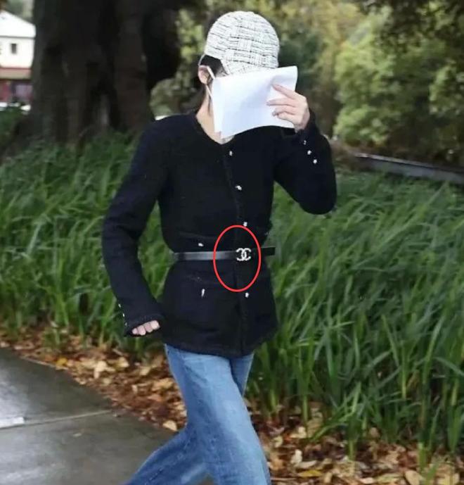 杨兰兰车祸细节：弃车跑丢名牌鞋折返冷眼看受伤司机配文惹争议(图14)