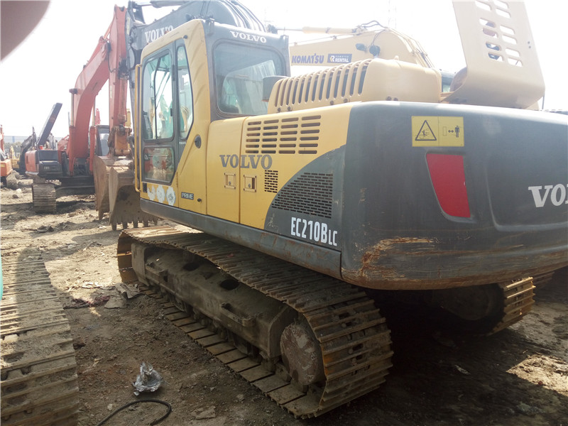 同城二手挖机采购商二手挖掘机价格亲民性价比高是购买挖掘机的明智之选价格相对较低更具性价比想和我们私信请随时发送消息我们会尽快回复(图1)