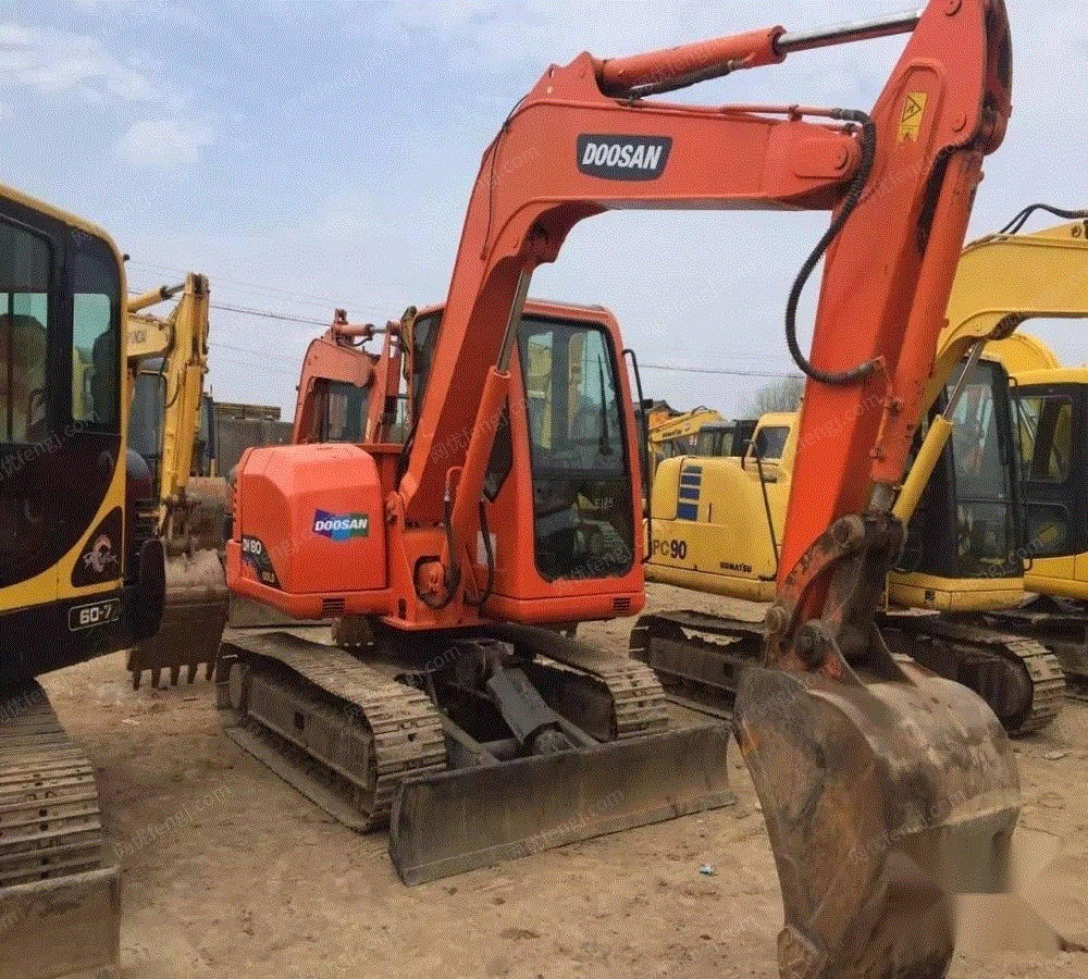 二手小型小挖掘机价格及图片及价格(图1)