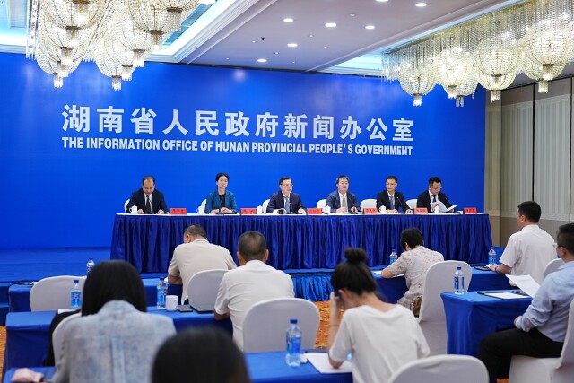 以全省万分之六的面积贡献了全省近三成外贸总量—— 三大自贸片区湖南开放发展的“强引擎”(图1)