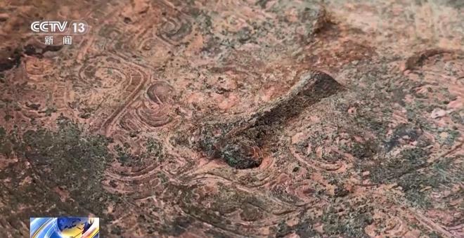 看小说学盗墓挖走20余件国宝 特大盗墓案细节曝光(图1)