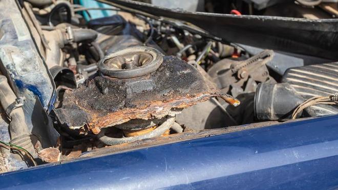 购买二手车时机械师教你如何识别隐藏问题的五大秘诀(图1)