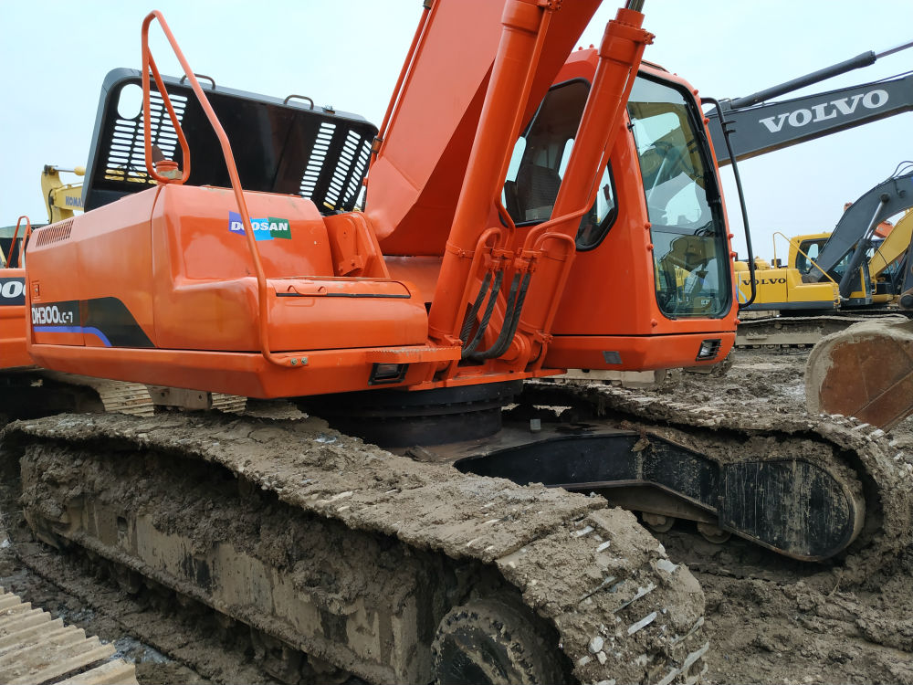 海外矿山开采需求爆发 工程机械 “金铲子” 销量、订单在升温(图1)