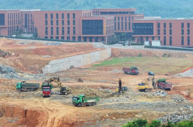 【头条】阀门兴镇铸底 气城乡焕新提品质——专访英都镇党委副书记、镇长黄宗权(图3)