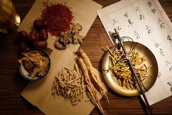 小细胞肺癌全身转移！放化疗+中药双管齐下病灶神奇稳定！(图2)