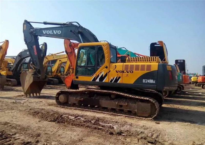 万联证券：9月挖掘机和装载机销量增长提速 行业正迈入发展新阶段(图1)