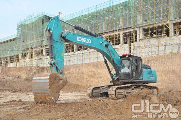 2025年10月性价比高的挖掘机品牌对比榜：五款高口碑机型全评测(图1)