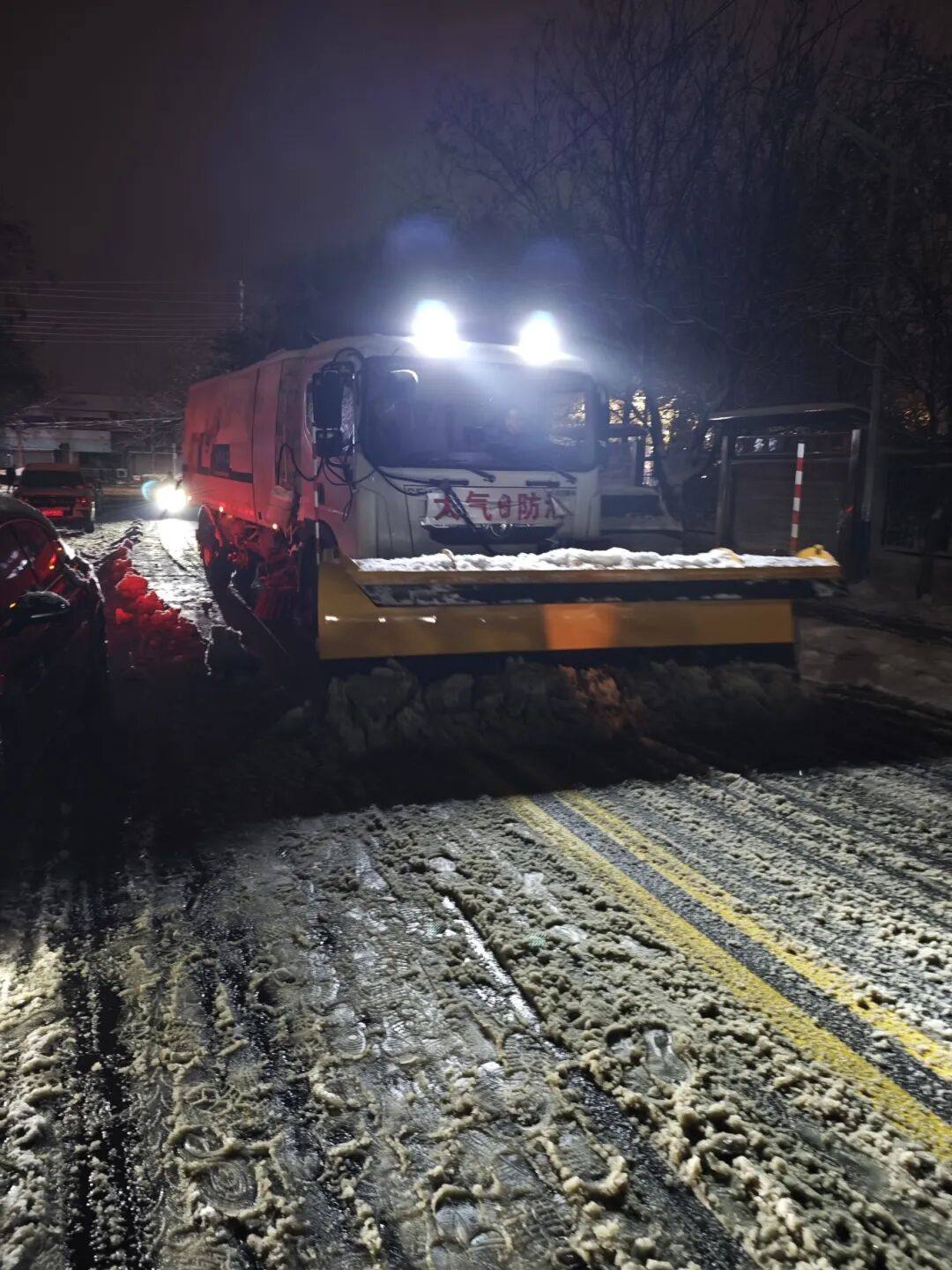 18小时连轴转！徐工除雪设备硬核出击保通畅(图1)