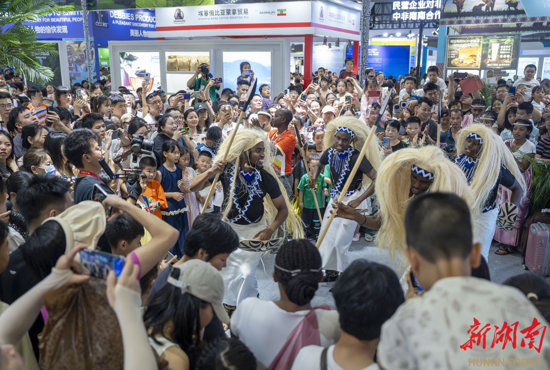 【湖南日报】开放湖南深度链接全球 ——2025年经济观察之五(图5)