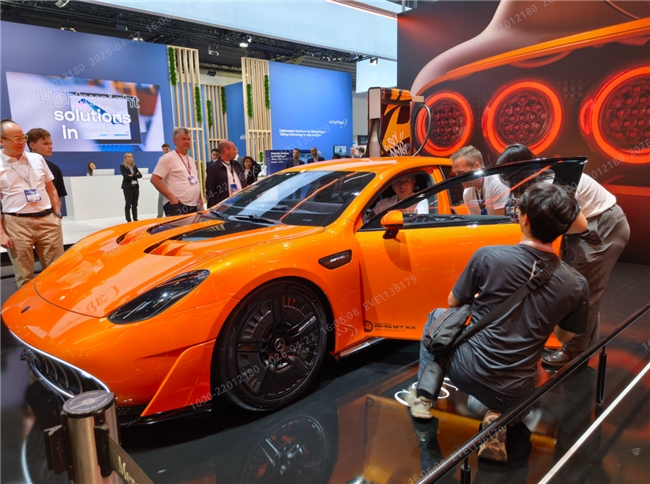 北京车展直击：6米超级大圆柱亮相亿纬锂能成全球高端车企必选项(图3)