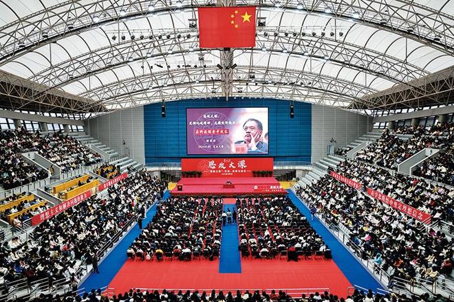 瞭望“中国课”讲出好故事(图1)