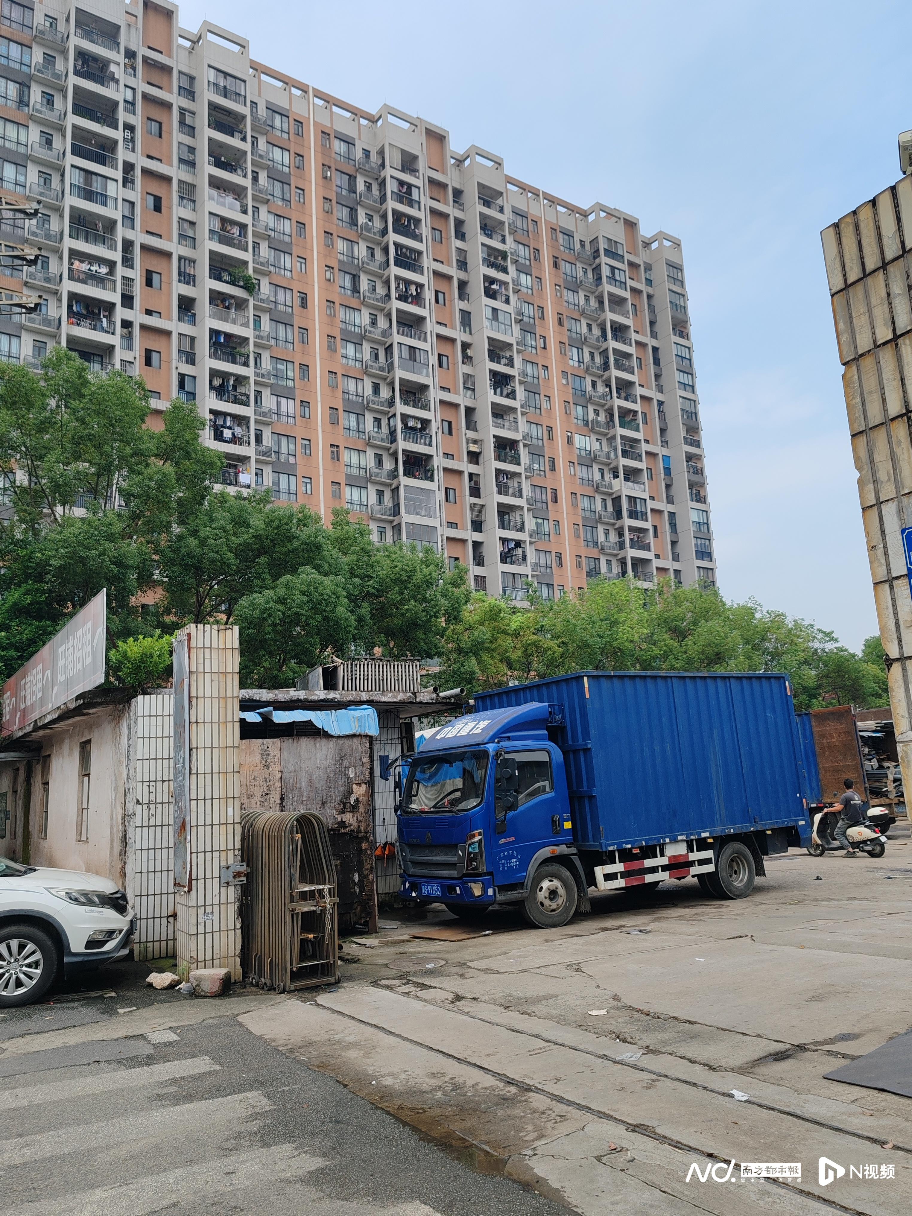 “声音巨大！”东莞一小区旁废品回收站噪音扰民官方回应(图1)