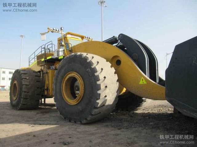 陕建机械ABG423沥青摊铺机(图1)
